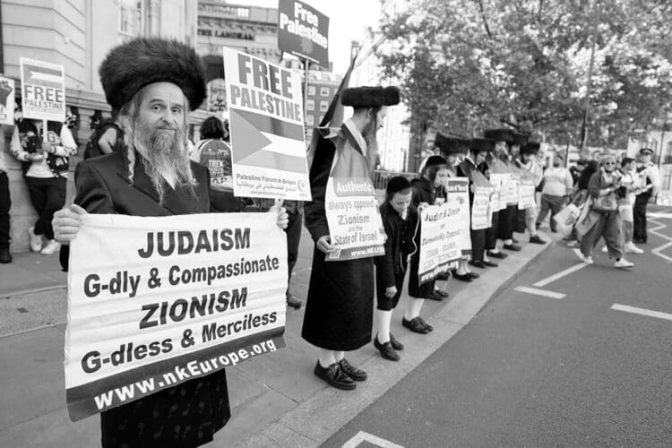 Orthodox Jews outside the BBC building in central London. On Saturday 14 May, thousands assembled in London, both to commemorate the Nakba and also to protest the murder by the Israeli Army of the veteran Al Jazeera journalist Shireen Abu Akleh.