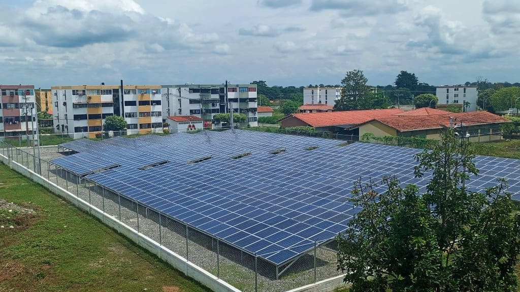 Solar Necessary As Blackouts In Venezuela Continue Daily Solar farms like this will help with the blackouts in venezuela
